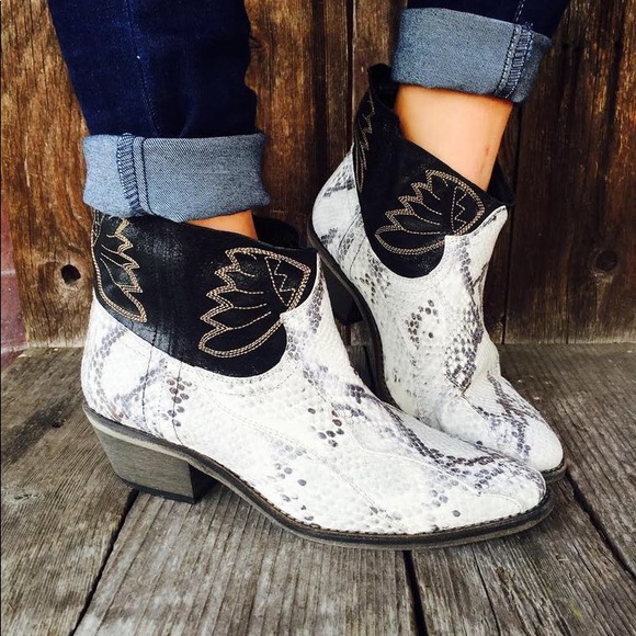 Free People Shoes - Free People Dorado Leather Ankle Boots